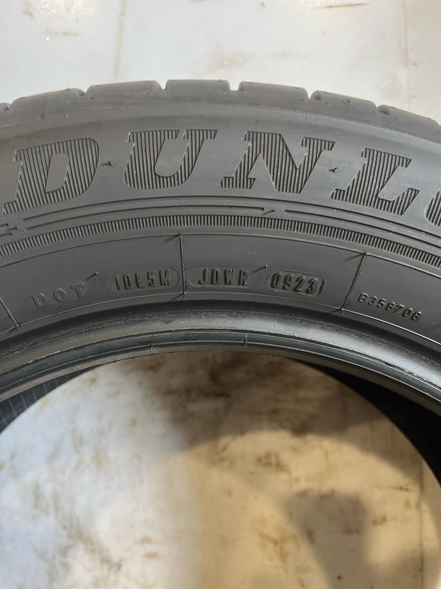 215/60 R16 96V, 8mm, 2023: Dunlop SortBluresponse